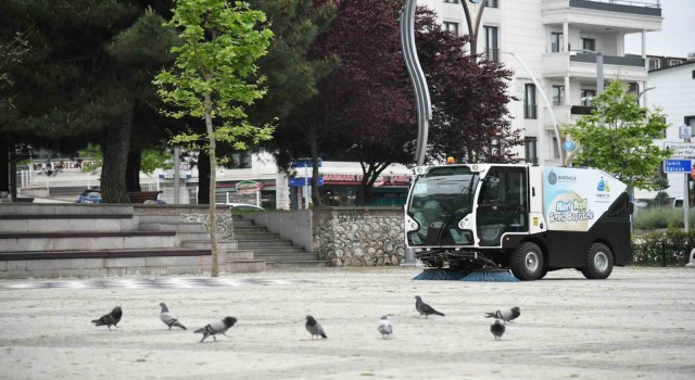 Başiskelenin yollarını o süpürecek