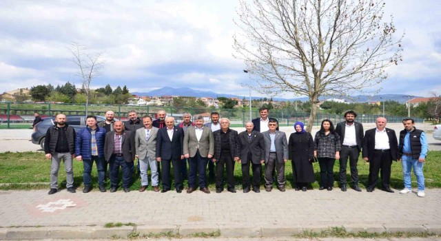 Başkan Akçadurak mahalle muhtarları ile bir araya geldi