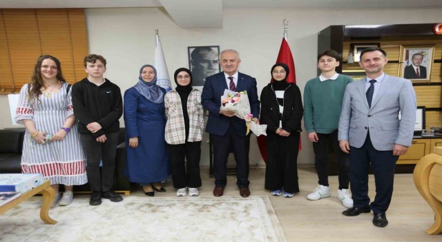 Başkan Aygün: Gençlerimiz Türkiye Yüzyılının mimarı olacak