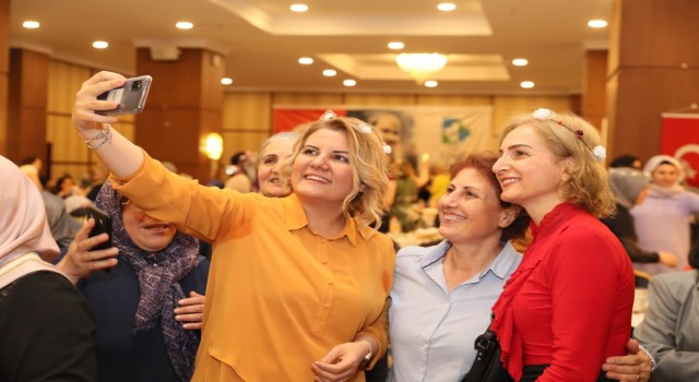 Başkan Hürriyetten kadınlara: Ayaklarınız üzerinde kararlılıkla durabilmeniz için her zaman yanınızdayım