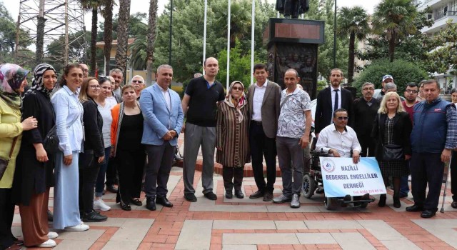 Başkan Özcan engellileri yalnız bırakmadı