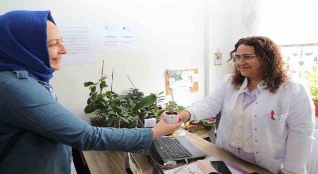 Başkan Yalçın Hemşireler Gününde Sağlıkçıları Yine Unutmadı
