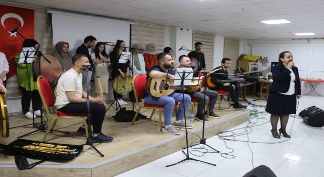 Batmanda depremzedelere konser