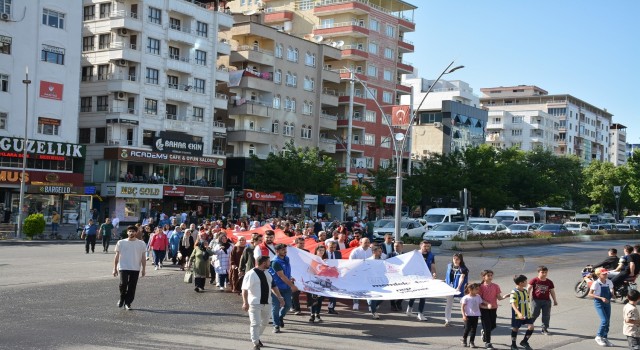 Batmanda gençlik yürüyüşü