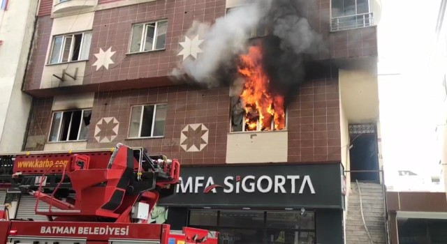 Batmanda korkutan yangın