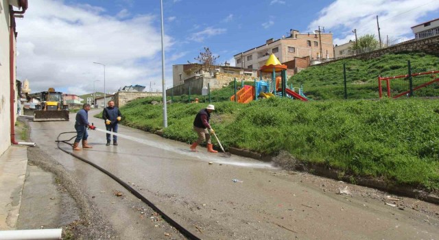 Bayburtta çevre temizlik çalışmaları sürüyor
