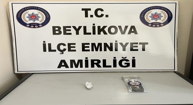 Beylikovada 2 şahıs uyuşturucu maddeyle yakalandı