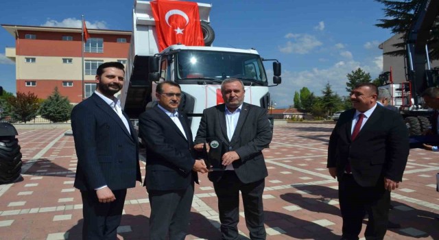 Beylikovada hayırsevere teşekkür plaketi