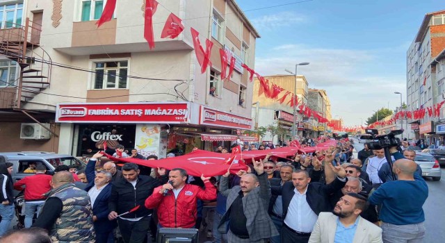 Beyoğlunda Cumhur İttifakı Türk bayraklarıyla yürüyüş yaptı