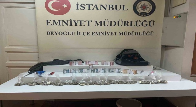 Beyoğlunda film gibi hırsızlık kamerada: Çalıştığı iş yerini soydu, ihbarı yapan kişi hırsız çıktı