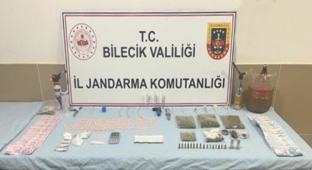 Bilecikte 236 gram esrar ele geçirildi