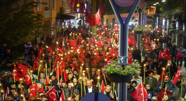 Bilecikte fener alayında gençler bir araya geldi