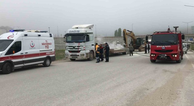 Bilecikte seyir halindeki tır bir anda alev aldı