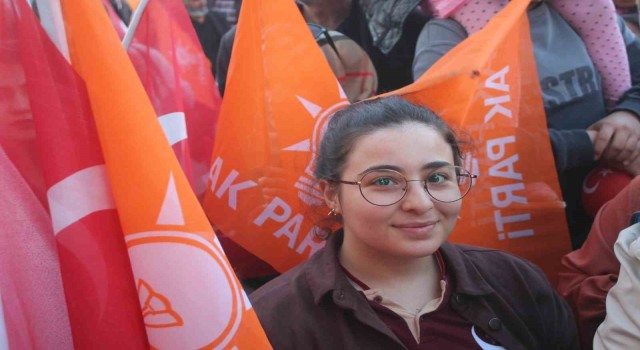 Binali Yıldırım: “Yolları böleriz ama Türkiyeyi böldürmeyiz”