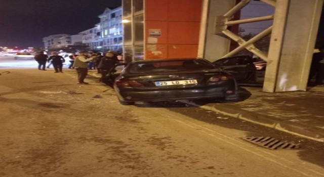 Bingölde iki otomobil çarpıştı: 7 yaralı
