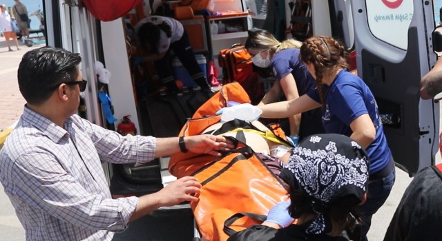 Boğulma tehlikesi geçiren yaşlı adam kalp masajıyla hayata tutundu