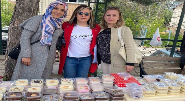 Bozüyükte depremzedeler için hayır çarşısı kuruldu