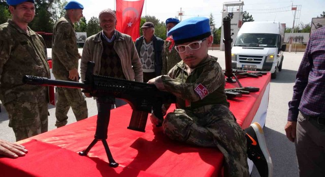 Burdurda engelli gençler temsili askerlik yaptı