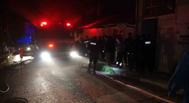 Burdurda gece saatlerinde bir evde çıkan yangında maddi hasar oluştu