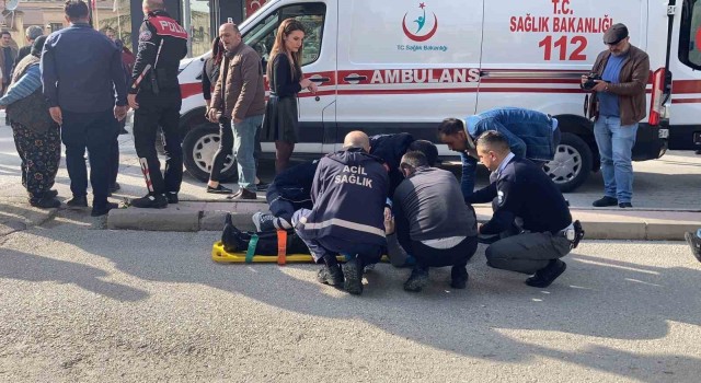 Burdurda motosiklet yayaya çarptı: 2 yaralı