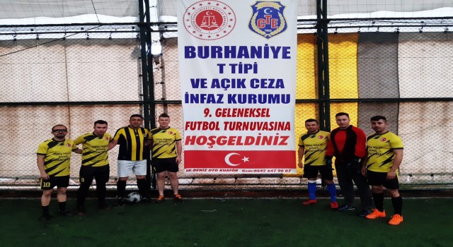Burhaniyede Geleneksel Futbol Turnuvası ilgi gördü
