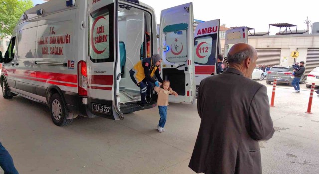 Bursa iki otomobil çarpıştı: 5 yaralı