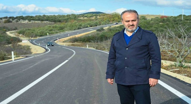 Bursa İnegölde 5 caddeye 6 bin 900 metre asfalt yapıldı