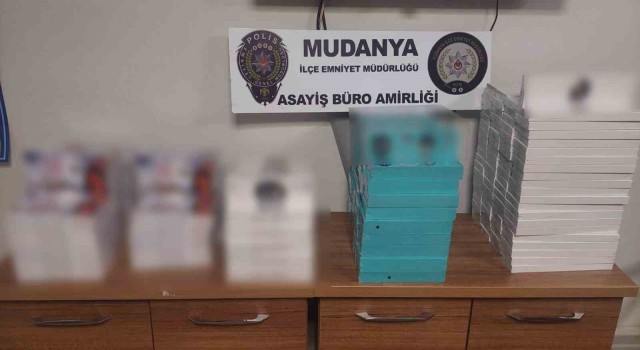 Bursa polisinden kaçak saat operasyonu