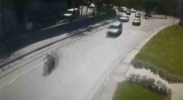 Bursada ters şeritten giden otomobil zincirleme kazaya böyle yol açtı