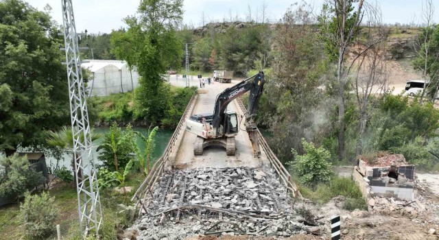 Büyükşehir Belediyesi Naras Köprüsünü yeniliyor