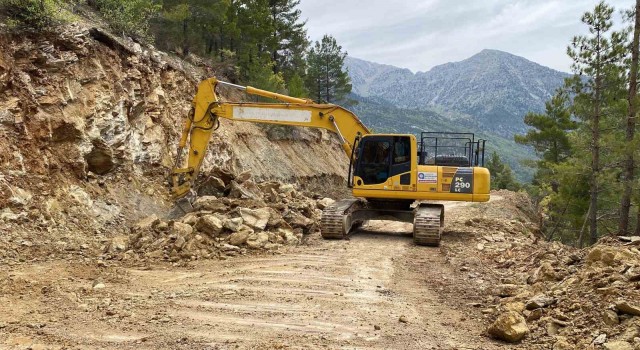 Büyükşehir Belediyesinden Pembelikte yol çalışması