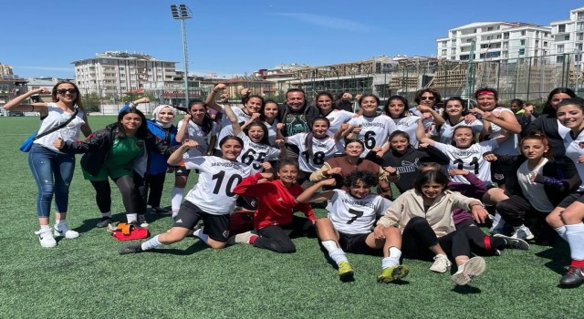 Büyükşehir Belediyespor Kadın Futbol Takımı Play-Offa kaldı