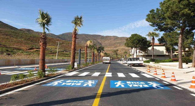 Büyükşehir ekiplerinden yollarda 8 bin 453 kilometre çizgi çalışması