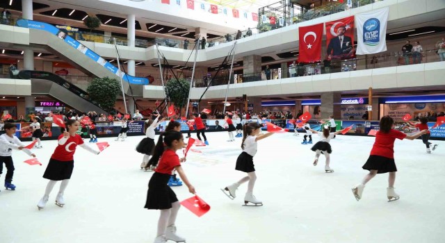Buz üstünde gençlik bayramı kutlaması