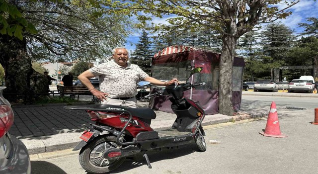 Çalınan motosikletinin ardından gözyaşı döken engelli simitçiye Vali Erol Ayyıldızdan yardım geldi