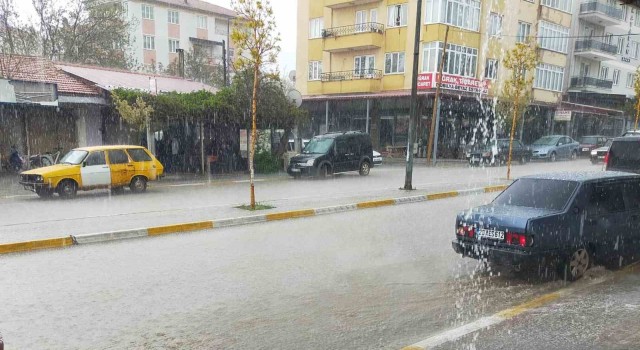Çamelinin ardından Kaleyi vuran dolunun verdiği zarar araştırılıyor