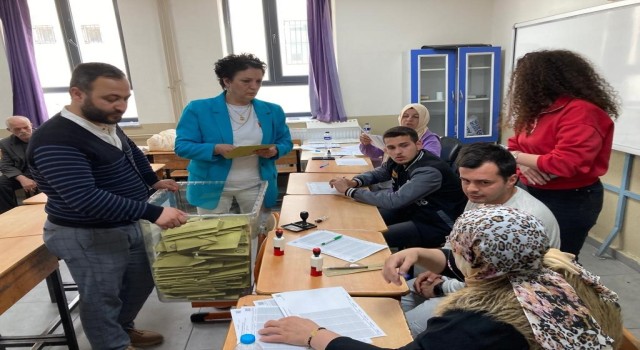 Çanakkalede sandıklar açılmaya başlandı