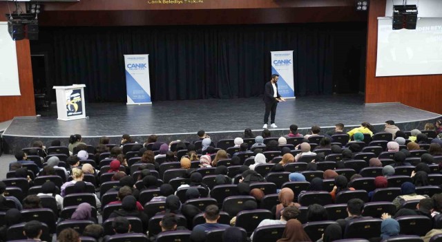 Canikte öğrencilere ‘Griden Beyaza semineri