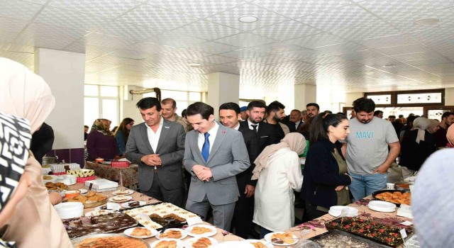 Çatakta depremzedeler yararına hayır çarşısı kuruldu