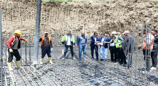 Çatakta yapılacak 90 konutun temeli atıldı