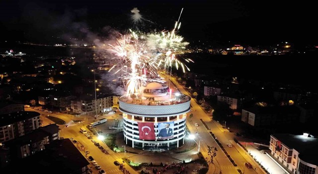 Çaycumada fener alayına yoğun katılım gerçekleşti