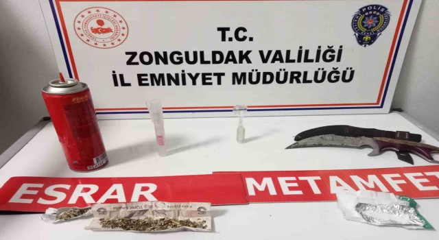 Çaycumada şüpheli araçta uyuşturucu çıktı:2 gözaltı
