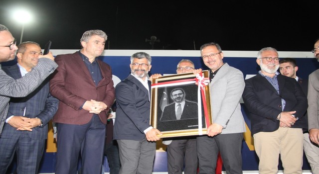 CEMARdan Bakan Kasapoğluna özel hediye