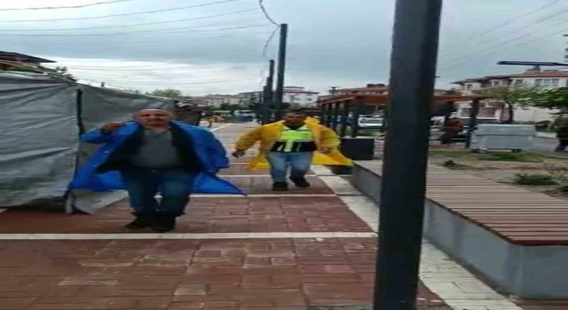 CHPli belediye sele teslim olan Hasanoğlanı görüntülemek isteyen gazeteciye saldırdı