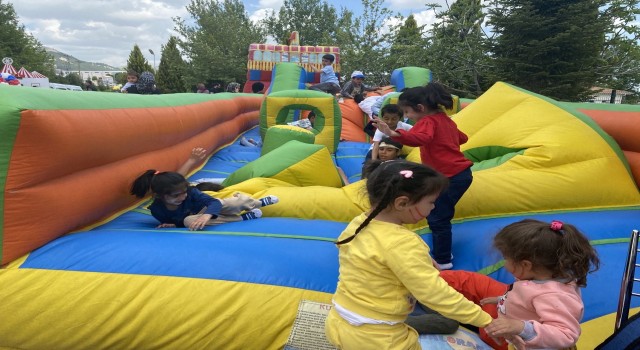 Çocuklar SANKOnun düzenlediği şenlikte eğlendi