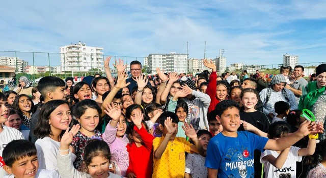 Çocuklar şenlikte gönüllerince eğlendi
