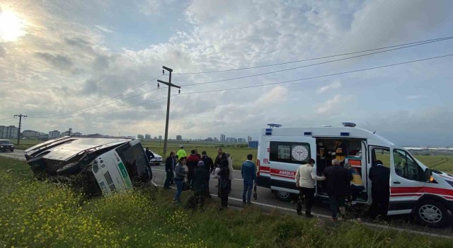 Çorluda işçi servisi şarampole yuvarlandı: 6 yaralı