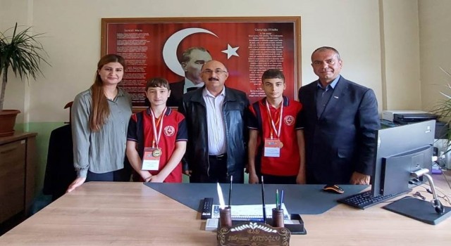 Çorumlu öğrenciler kodlama yarışmasında Türkiye 2incisi oldu