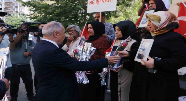 Cumhur İttifakında yer alan DSPden Diyarbakır annelerine ziyaret