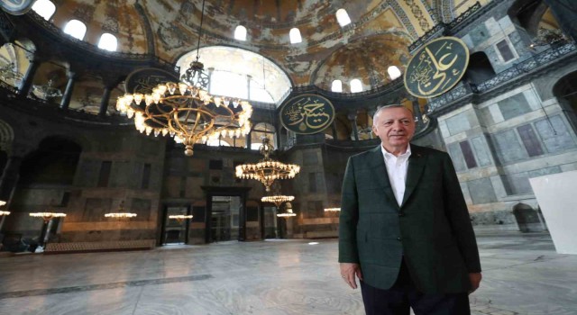 Cumhurbaşkanı Erdoğan seçim programını Ayasofyada akşam namazı ile sonlandırdı